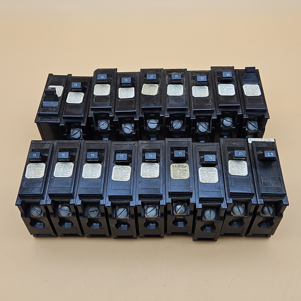 Crouse Hinds MP115 1 Pole 15 AMP 120/240v Circuit Breaker Lot Of 18